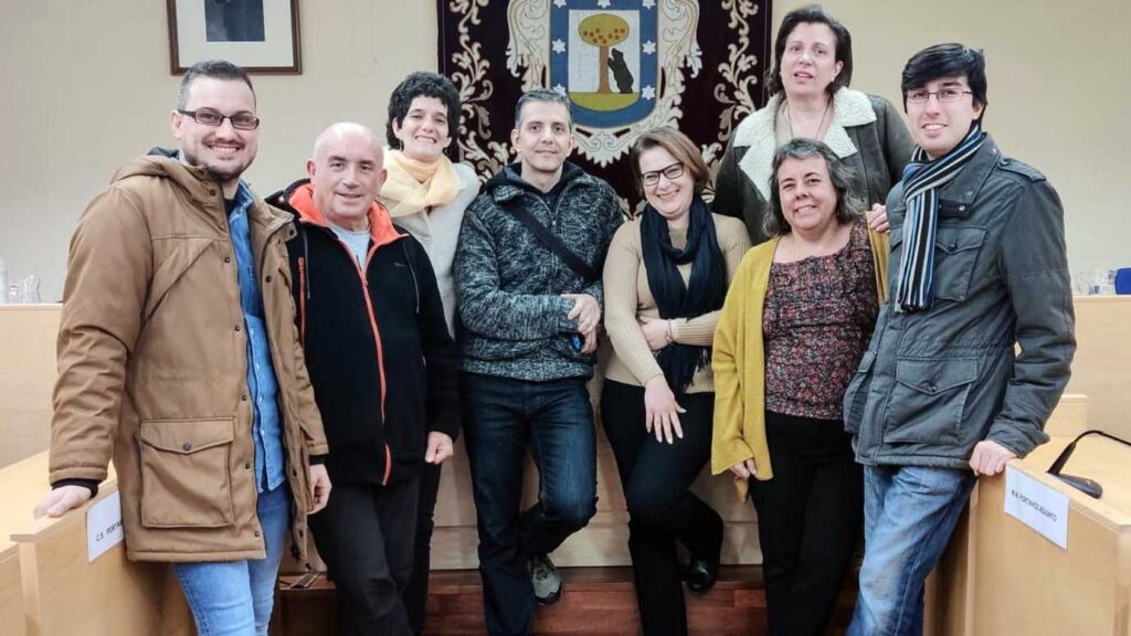 Vocales vecinos de Más Madrid Barajas con con la concejala del distrito, Marta Gómez Lahoz.