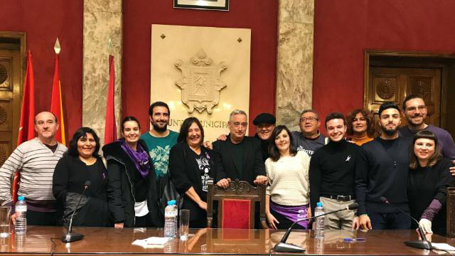 Vocales vecinos de Más Madrid Puente de Vallecas con el concejal del distrito, Paco Pérez Ramos.